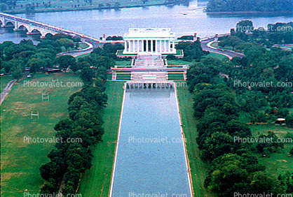 The Reflecting Pool at ther Lincoln Memorial, Potomac River