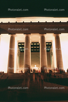 Columns at the Lincoln Memorial