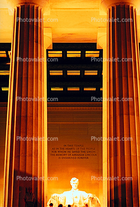 Columns at the Abe Lincoln Memorial