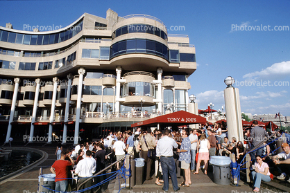 Tony & Joes, Crowds, people, building, Washington Harbor, Georgetown