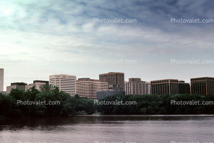 Rosslyn, Buildings, Potomac River