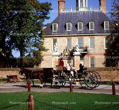 Governor's Palace, Horsedrawn Carriage, Building
