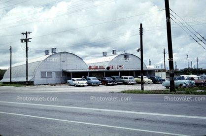Cars, Quonset Hut, Bowling Alley's, alley, alleyway, 1950s