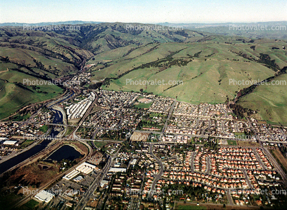 Niles Junction, Alameda Creek, Niles Canyon, Canyon Heights-Vallejo Mills, hills, winter, homes, houses, urban, Fremont