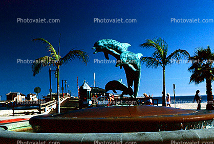 Stearns Wharf, Dolphin Water Fountain, 9 February 1988