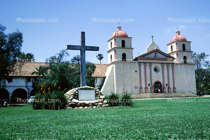 Santa Barbara Mission, cross, lawn, building