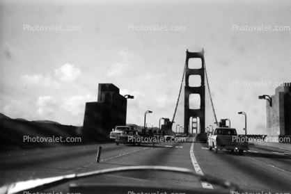 Cars on the Golden Gate Bridge, 1973, 1970s