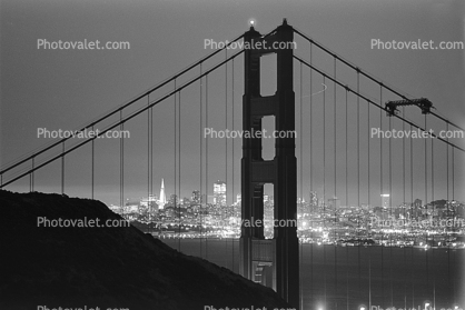 Nighttime on the Golden Gate Bridge, 1973, 1970s