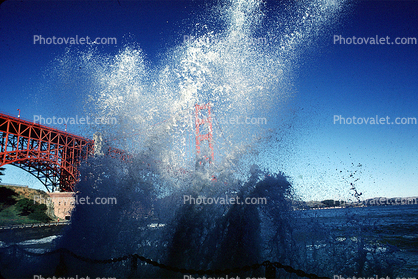 Golden Gate Bridge Splash