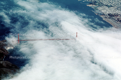 fingers of fog, Golden Gate Bridge