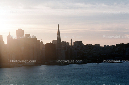 Transamerica Pyramid, Dock