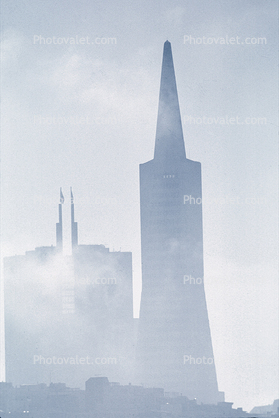 Tweezer Tower, Pyramid, 345 California Center Building, fog