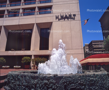 Ruth Asawa Fountain, Grand Hyatt Hotel