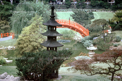 Taiko Arch Bridge, Pagoda, Stone Lantern, pond, reflection, garden, 1965, 1960s