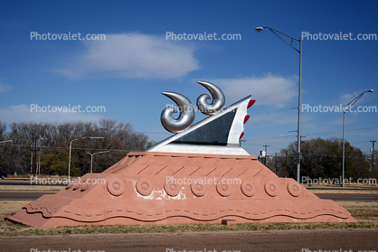 Route 66 Sculpture, Monument, Art ?eco, Tucumcari
