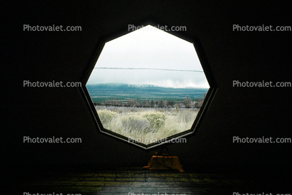 octagon window