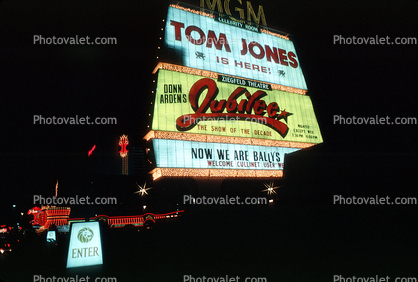 MGM Grand, Tom Jones, Jubilee, Night, Nighttime, Neon Lights