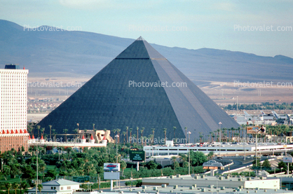 Luxor Pyramid, landmark building