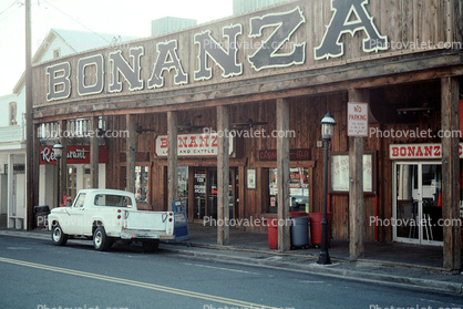 Bonanza Saloon, Cafe, Land and Cattle, bar, building, Car, vehicles