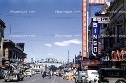 Reno Arch, Harrolds Club, Bingo, Cars, street, 1947, 1940s