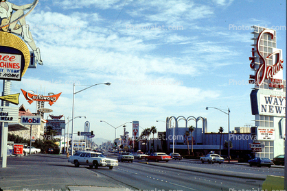 Sands Hotel, Calloways, Las Vegas Blvd, Wayne Newton at the Sands Sign, September 1976, 1970s