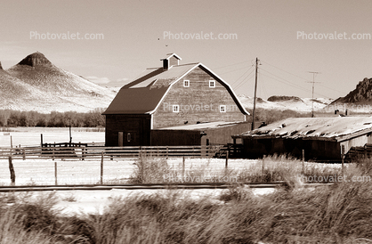 Barn, fields, cold, ice, snow, mountains