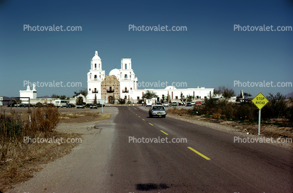 Highway, road, car, Mission San Xavier del Bac