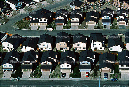 House, Single Family Dwelling Unit, building, street, hills, winter, 27 March 1984