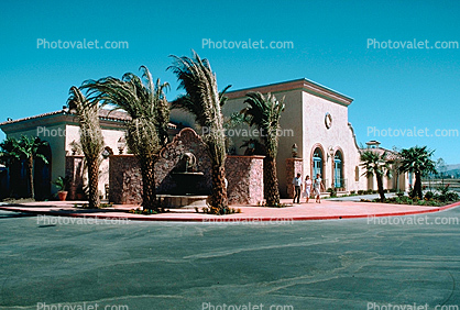 restaurant, palm trees, building, 27 August 1985