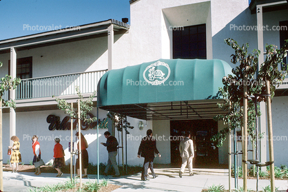 Velvet Turtle Restaurant Awning, Entrance, Patrons, People, 1986, 18 November 1985