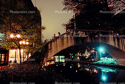 Arched Footbridge, Paseo del Rio, The Riverwalk, San Antonio, 24 March 1993