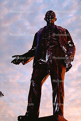 George Bannerman Dealey, Statue, landmark, 21 May 1995