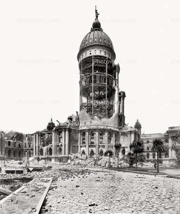 Destroyed City Hall, dome, 1906 San Francisco Earthquake