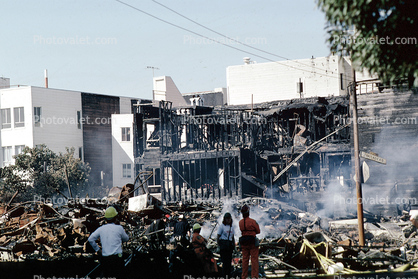 smoldering embers, Burned out Homes, Marina Fire, Rescuers, Marina district, Loma Prieta Earthquake, (1989), 1980s