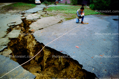 near Ground Zero, Crack, split earth, Santa Cruz Mountains, Loma Prieta Earthquake (1989), 1980s