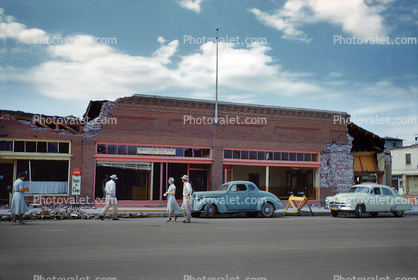 Parked Cars, Destroyed Post Office Building, collapsed, 1952 Kern County earthquake, July 21 1952, 1950s