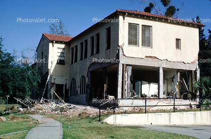 Heavy Building Damage, 1971 San Fernando Valley Earthquake