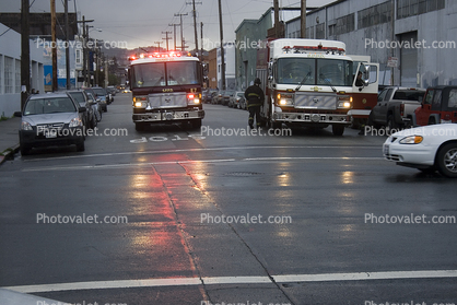 fire call at 1045 17th street, flashing lights, Potrero Hill