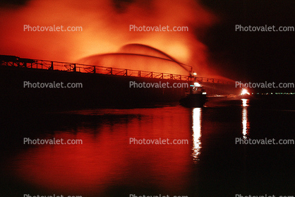 Pier fire, San Francisco, fireboat