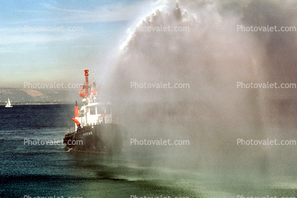 fireboat Phoenix, San Francisco, fireboat-Phoenix