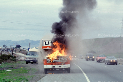 U-Haul Truck in Flames, US Highway 101, U-Haul, 27 December 2001