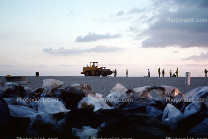American Trader incident, Huntington Beach, California, February 1990