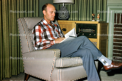 1950s, Man Reading, Radio, Seat