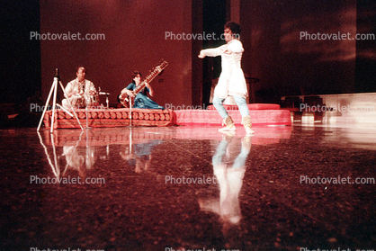 Chitresh Das, Chitresh Das Dance Company, Kathak style India dance