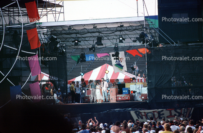 Jeff Bridges, Kenny Loggins, Live Aid, Philadelphia, JFK Stadium
