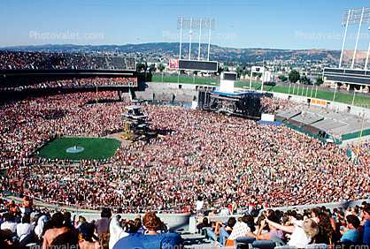 Oakland-Alameda County Coliseum, Audience, People, Crowds, Spectators