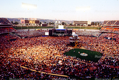 Oakland-Alameda County Coliseum, Audience, People, Crowds, Spectators