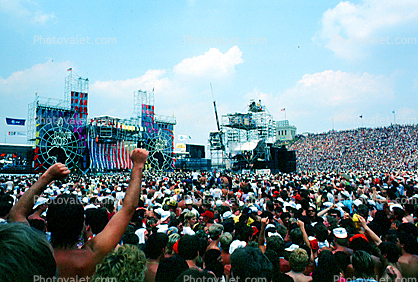 Audience, People, Crowds, JFK Stadium, Live Aid Benefit Concert, 1985, Philadelphia, Spectators
