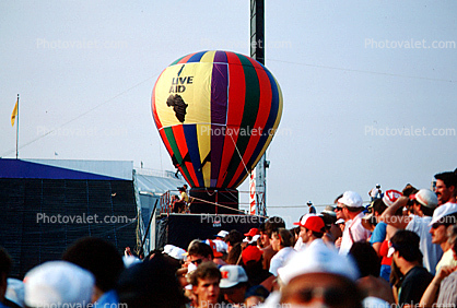 balloon, Audience, People, Crowds, Spectators, JFK Stadium, Live Aid Benefit Concert, Philadelphia, 1985