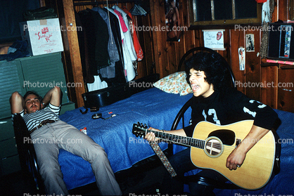 Teenagers, Guitar, singing, beds, cabin, May 1973, 1970s